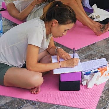 Julia Huber YTT Story