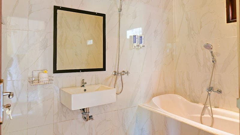 Ensuite Stone Bathroom